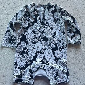 Baby gap black and white rash guard romper 6-12 months